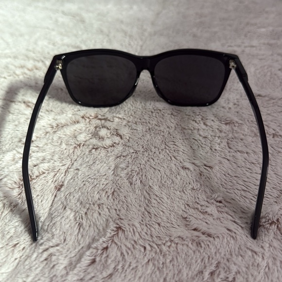 Gucci Black Sunglasses - Picture 6 of 8
